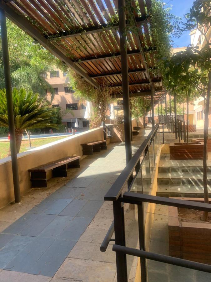 Apartamento Proximo Al Centro De 2 Dormitorios Con Piscina. Севилья Экстерьер фото